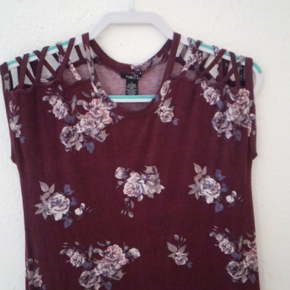 👗 DRESS - Picture 3 of 3